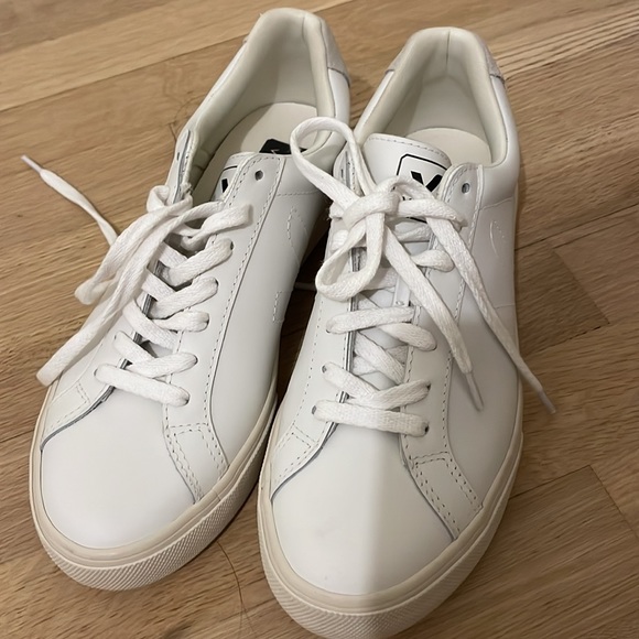 Veja Shoes - New WOT Vejas size 8/39